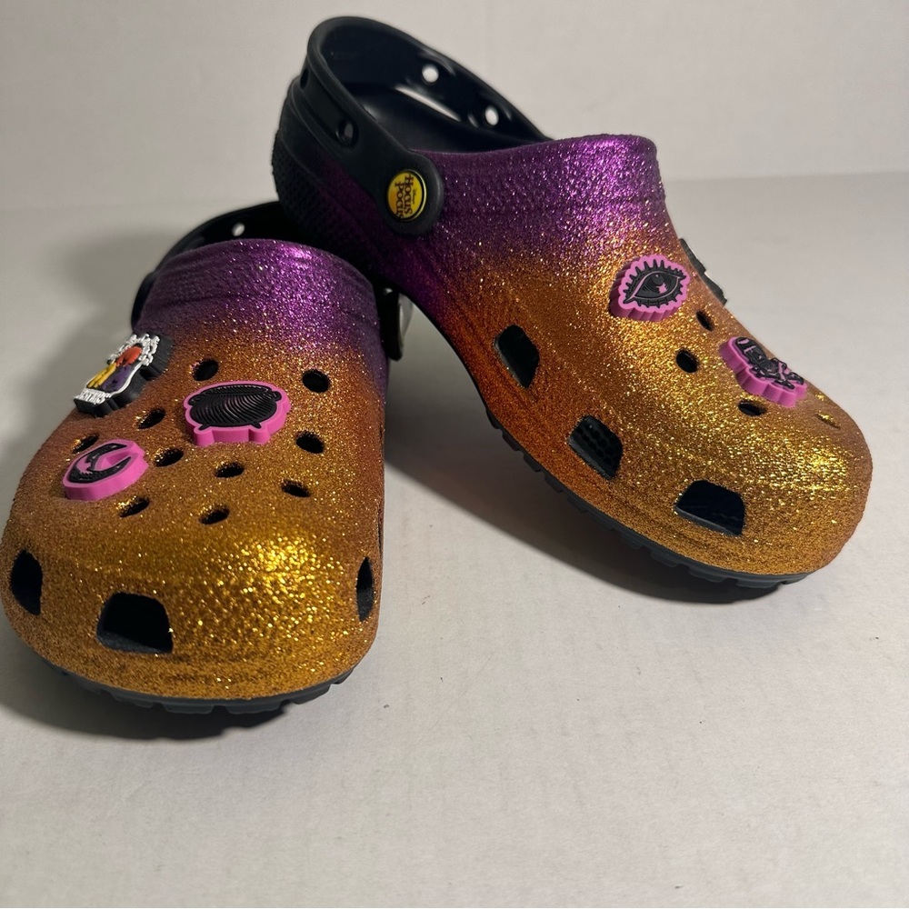 NWOT Crocs Disney Hocus Pocus Limited Edition Shoes Glitter Purple Orange‎ W8 M6